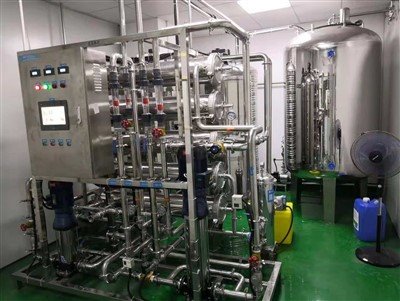 Producția de băuturi la mașină de apă deionizată